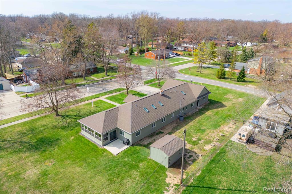 21527 Parke Lane, Grosse Ile, MI 48138 — Photo 45