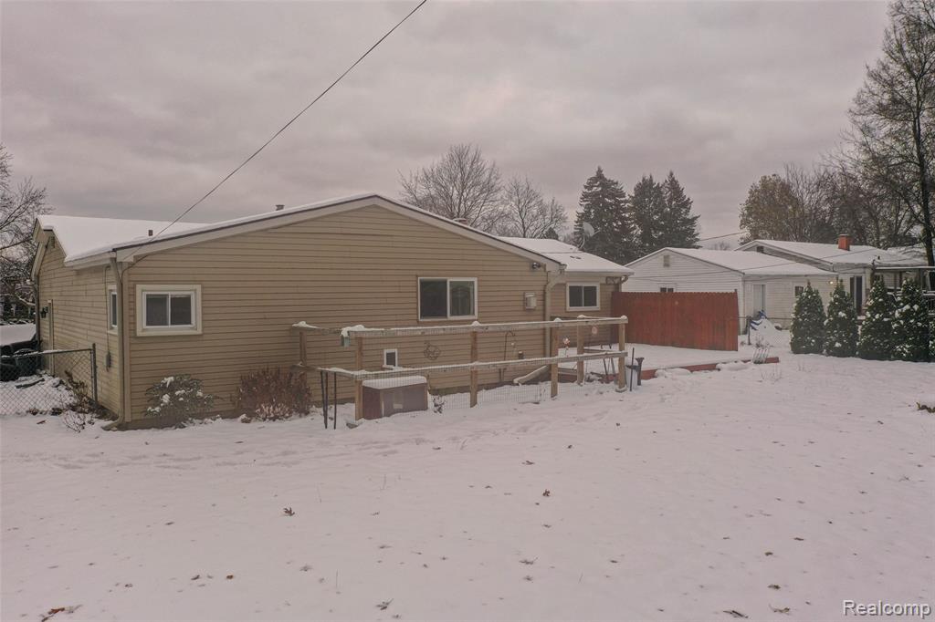 1443 West Drive, Wolverine Lake, MI 48390 — Photo 27