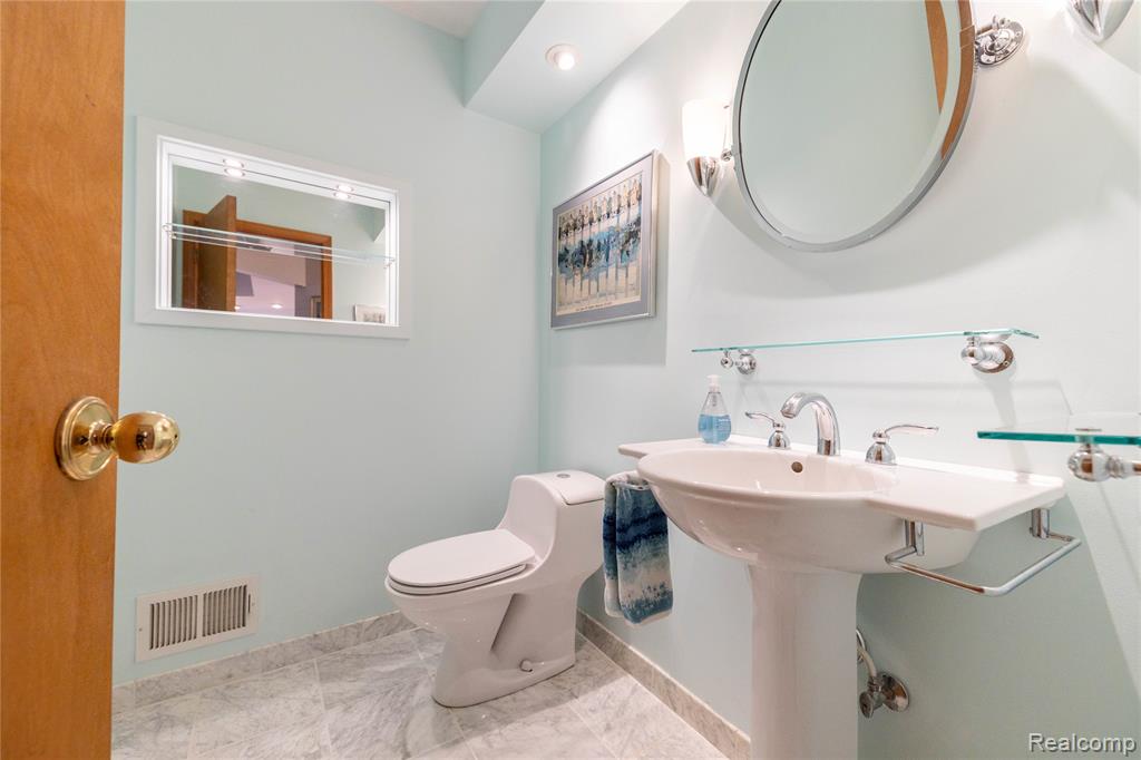 29462 East River Road, Grosse Ile, MI 48138 — Photo 38
