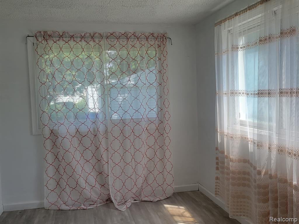 7027 Chalmers Avenue, Warren, MI 48091 — Photo 20