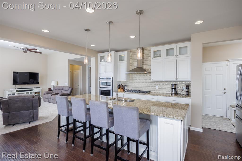 120 Crestview Drive, Rochester, MI 48306 — Photo 16