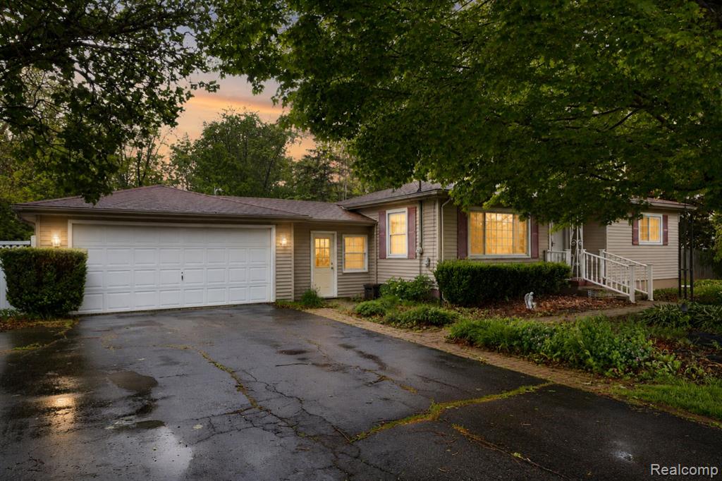 5090 Torrey Road, Flint, MI 48507 — Photo 42