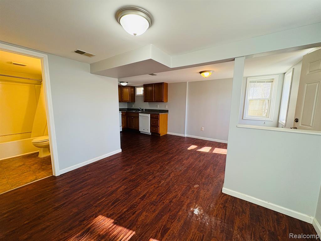 4109 Parkway, Waterford, MI 48328 — Photo 5