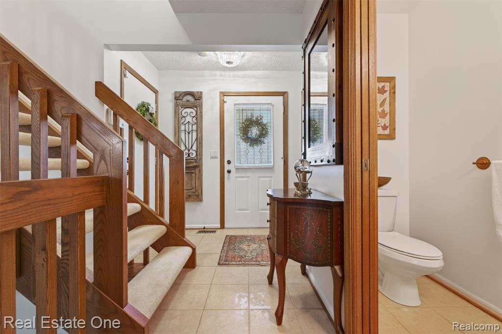 6586 Scenic Pines Court, 43, Clarkston, MI — Photo 6