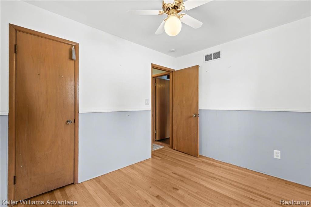 4050 MAYFAIR Street, Dearborn Heights, MI 48125 — Photo 19