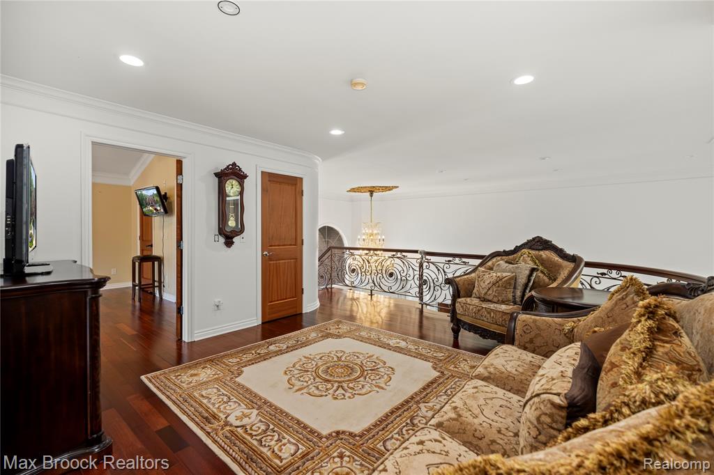 5679 Branford Drive, West Bloomfield, MI — Photo 39