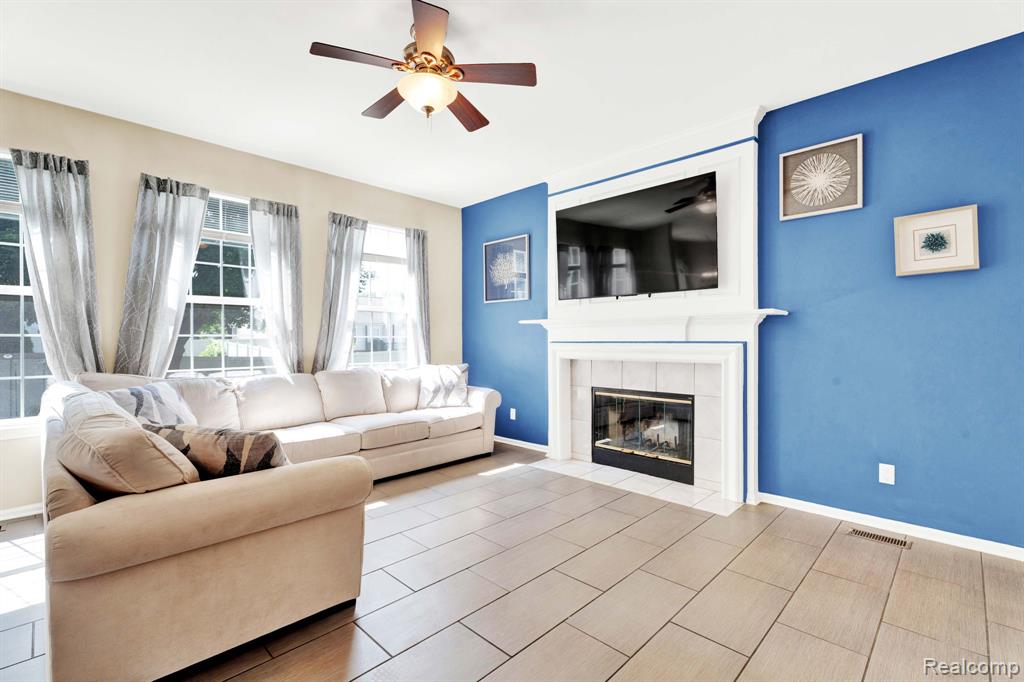 8155 Parkside Drive, Westland, MI — Photo 12
