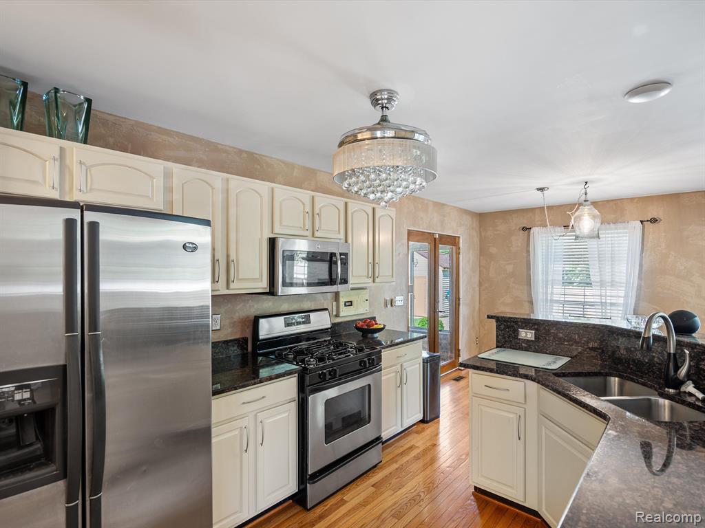 14765 BROOKSIDE Drive, Van Buren, MI 48111 — Photo 11