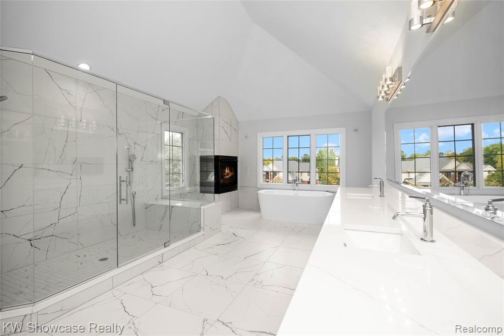 5512 Essex Court, West Bloomfield, MI — Photo 58