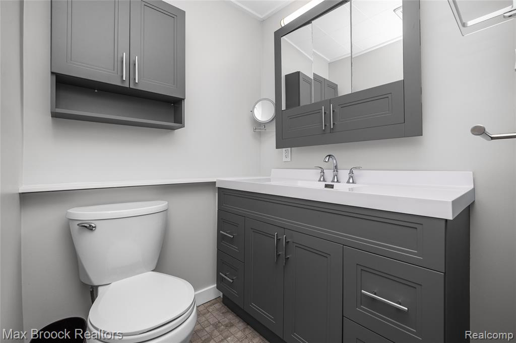 808 N Edgeworth Avenue, Royal Oak, MI 48067 — Photo 30