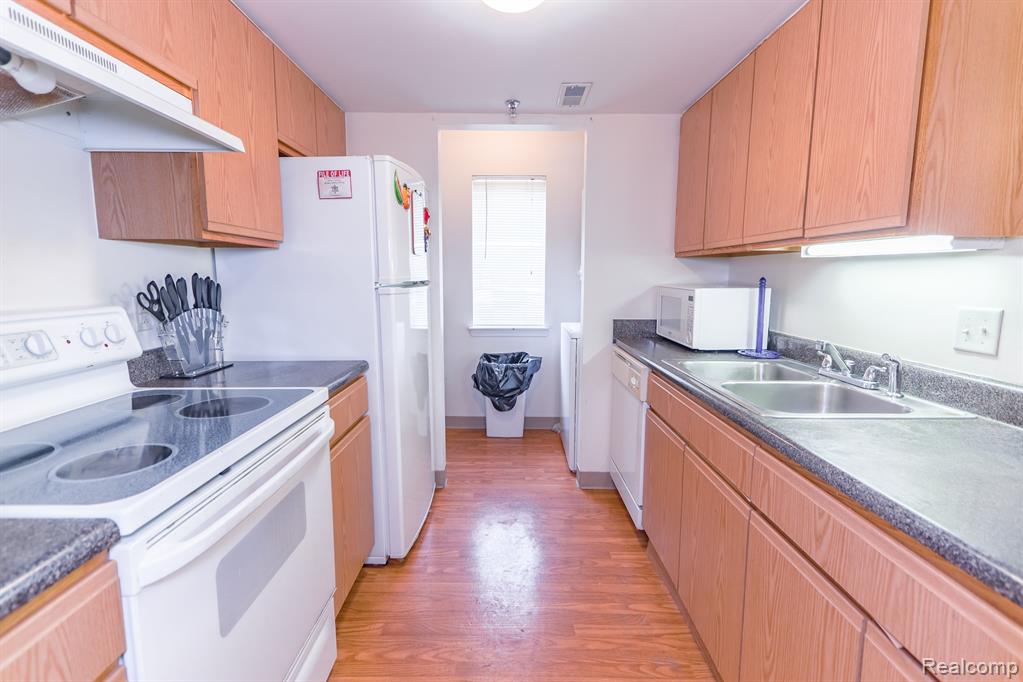 855 BRANDON Avenue, Pontiac, MI 48340 — Photo 4