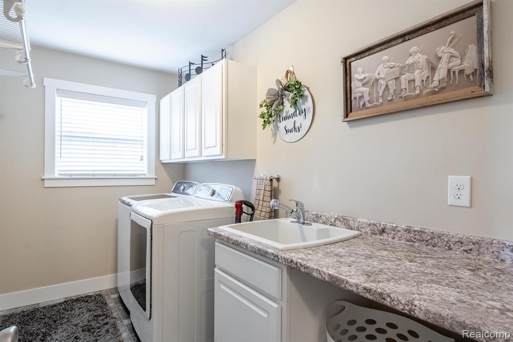 9595 NEUMANN Circle, Ypsilanti, MI 48197 — Photo 29