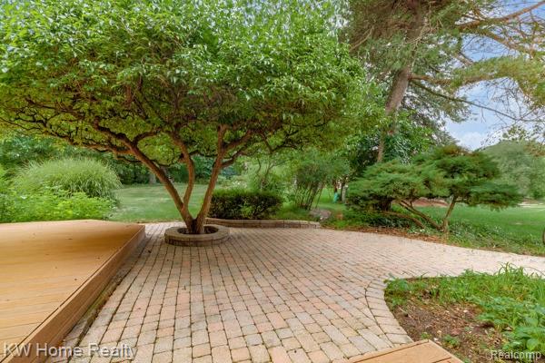 4568 Rolling Ridge Road, West Bloomfield, MI 48323 — Photo 24
