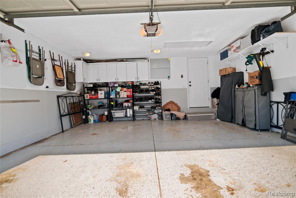 7975 Woodingham, West Bloomfield, MI — Photo 25