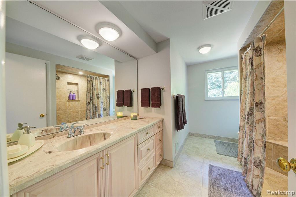 6788 Balmoral Terrace, Clarkston, MI — Photo 55