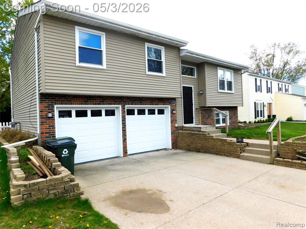 3329 Millcrest Drive, Lake Orion, MI — Photo 2