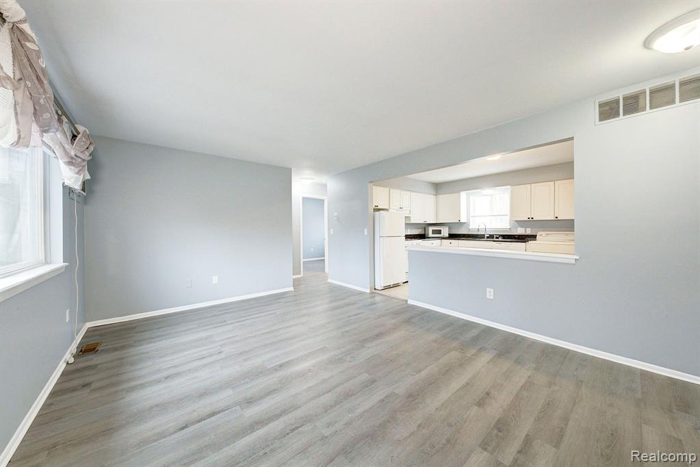 9057 GARFIELD Drive, Whitmore Lake, MI 48189 — Photo 3