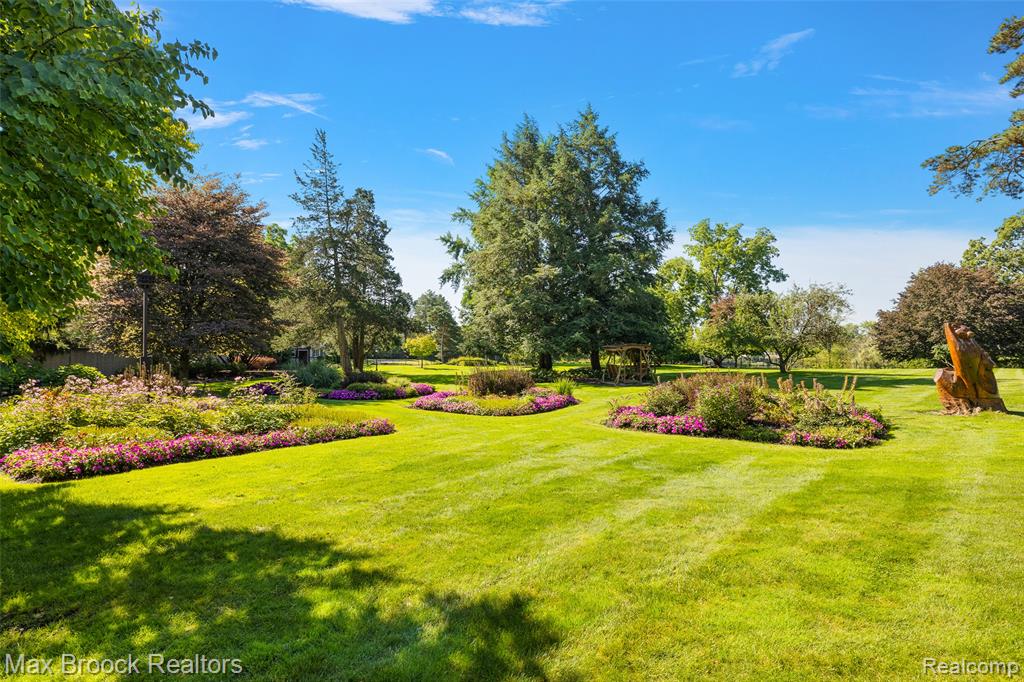 65 Lone Pine Road, Bloomfield Hills, MI 48304 — Photo 49