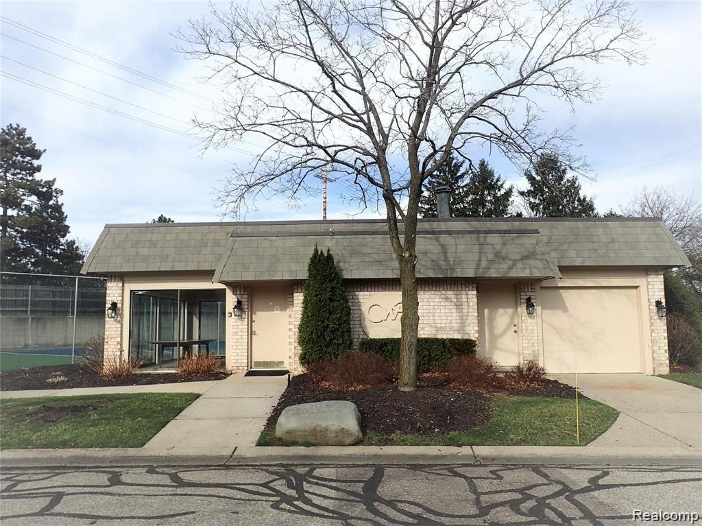 5134 WOODLANDS Drive, Bloomfield Hills, MI 48302 — Photo 3