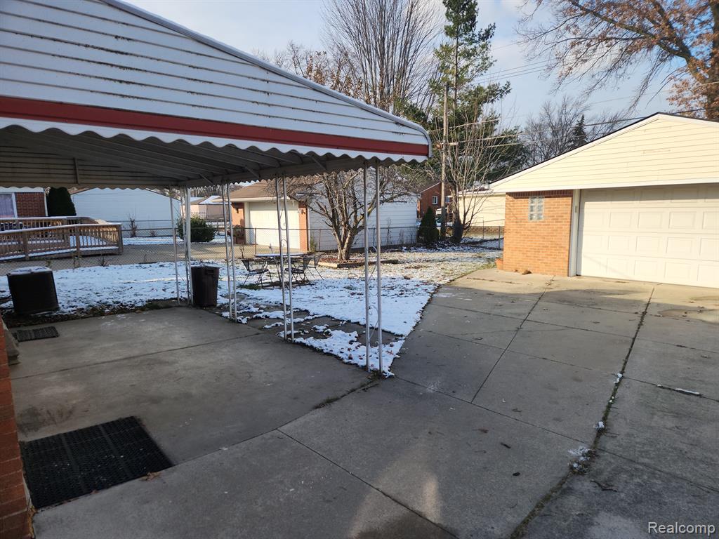8395 DARLENE Street, Warren, MI 48093 — Photo 7