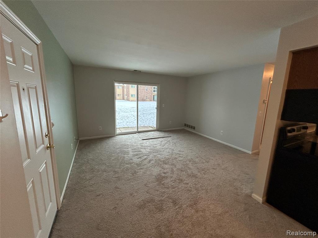 34650 Clarkson Drive W, 43, Fraser, MI 48026 — Photo 2