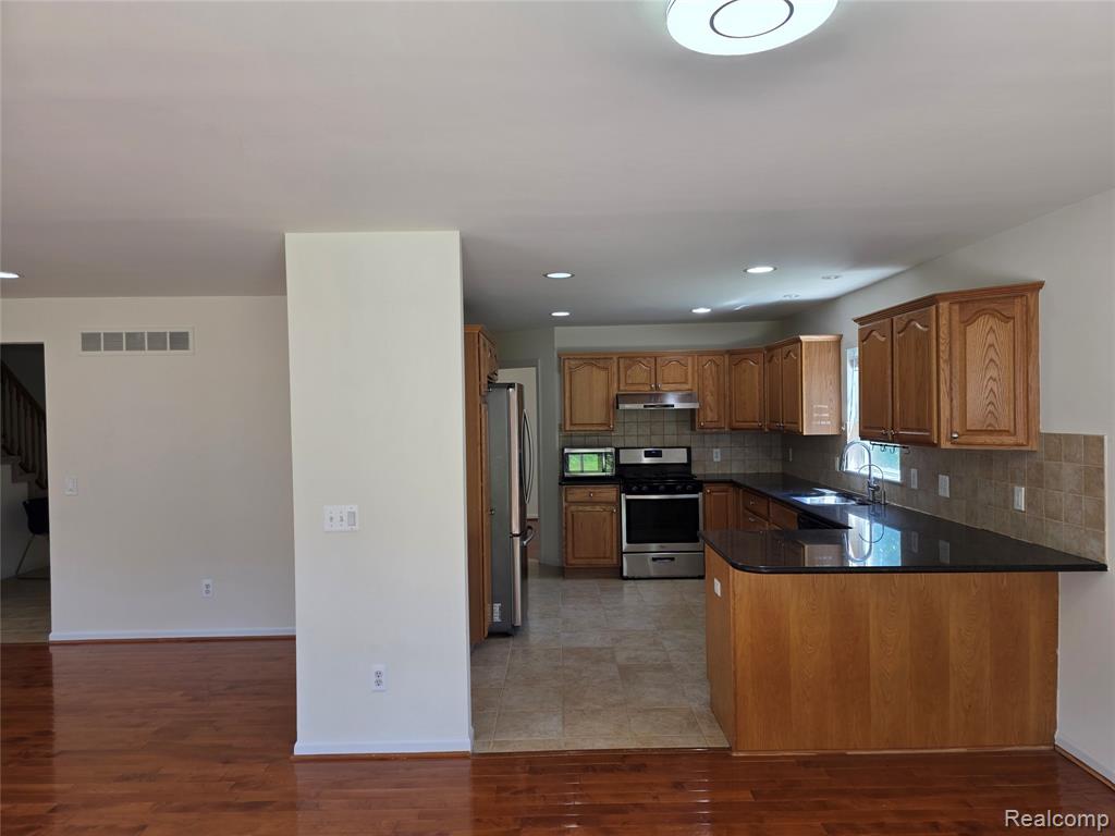 2103 Enterprise Drive, Troy, MI 48083 — Photo 7