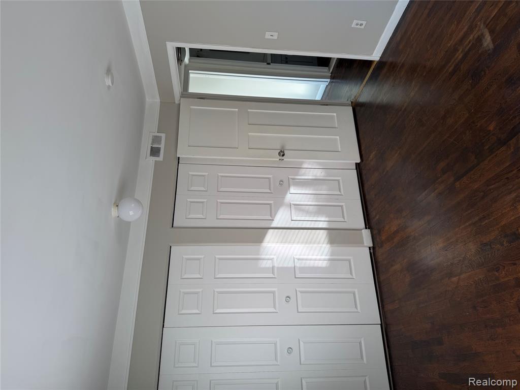 1249 ISLAND Drive, Ann Arbor, MI 48105 — Photo 8