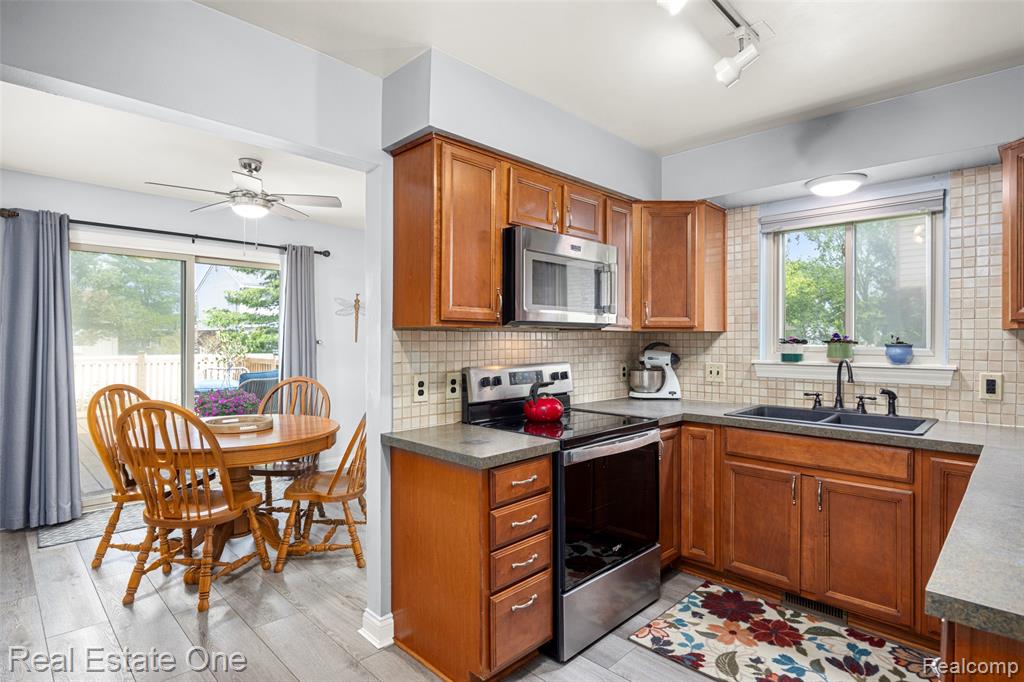 1194 Paddington Road, Canton, MI 48187 — Photo 9