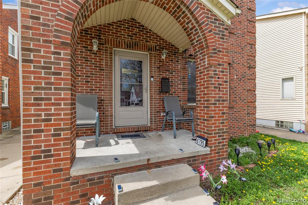 6795 Heyden Street, Dearborn Heights, MI 48127 — Photo 3
