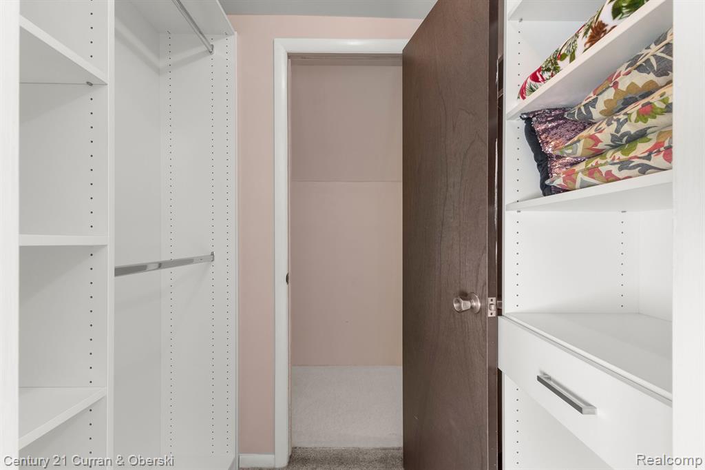 3060 LINDENWOOD Drive, Dearborn, MI 48120 — Photo 29