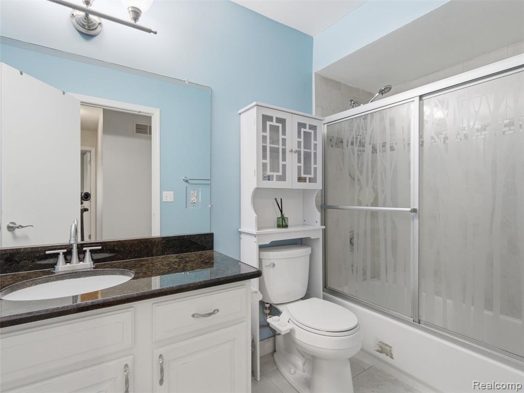 48507 Montelepre Drive, Utica, MI 48315 — Photo 34
