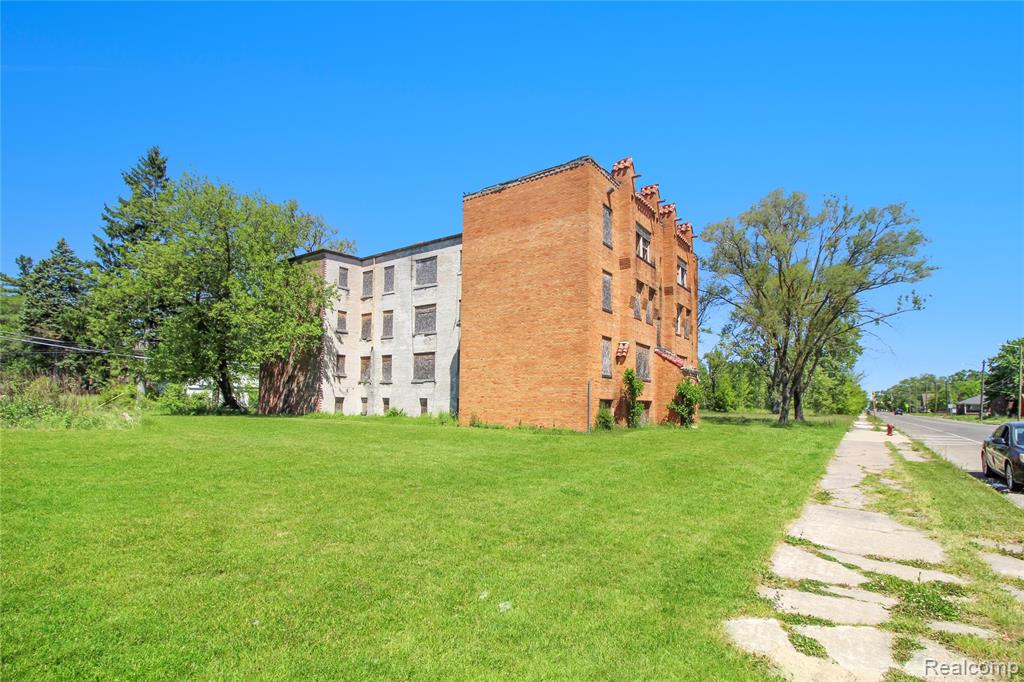 18036 SCHOENHERR Street, Detroit, MI 48205 — Photo 33