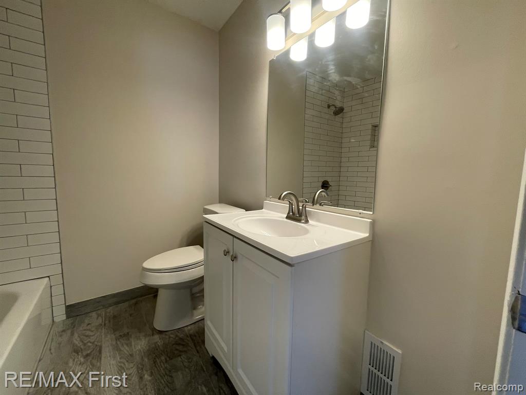 8236 Margaret Street, Taylor, MI 48180 — Photo 10