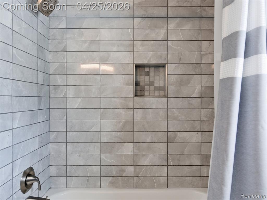 39001 Chartier Street, Harrison Township, MI — Photo 38