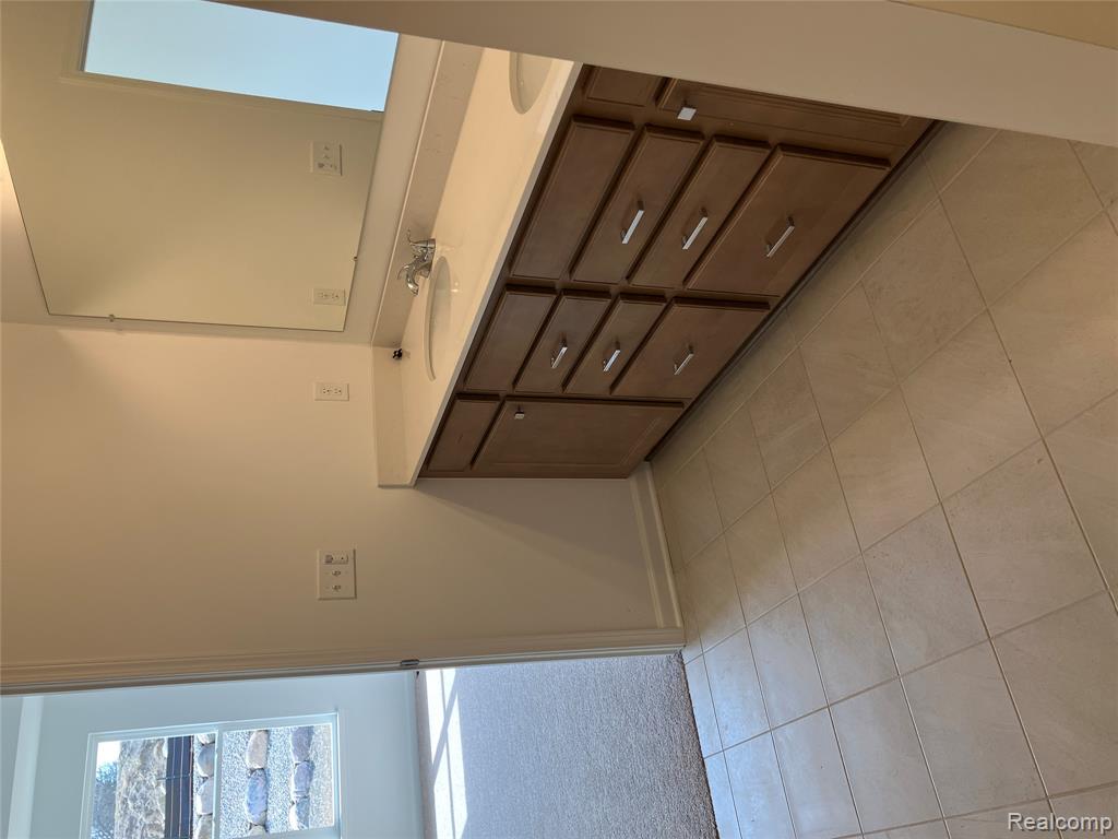 61627 Empire Road, South Lyon, MI, 48178