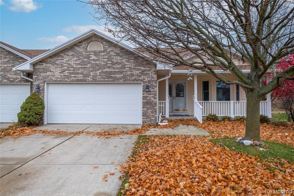 7352 Cross Creek Drive, Swartz Creek, MI 48473 — front exterior