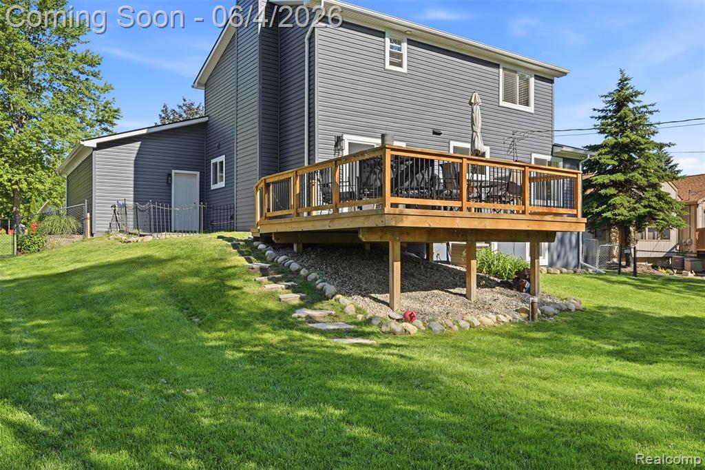 2351 Recreation Drive, West Bloomfield, MI 48324 — Photo 31