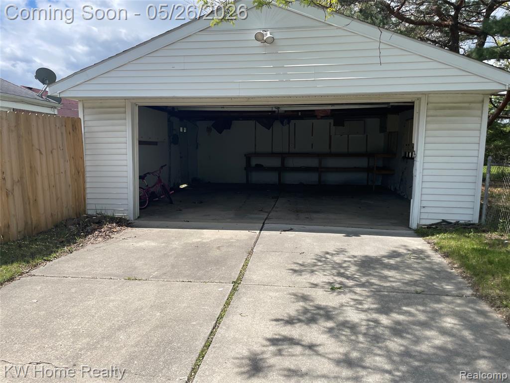 16853 Lincoln Avenue, Eastpointe, MI 48021 — Photo 26