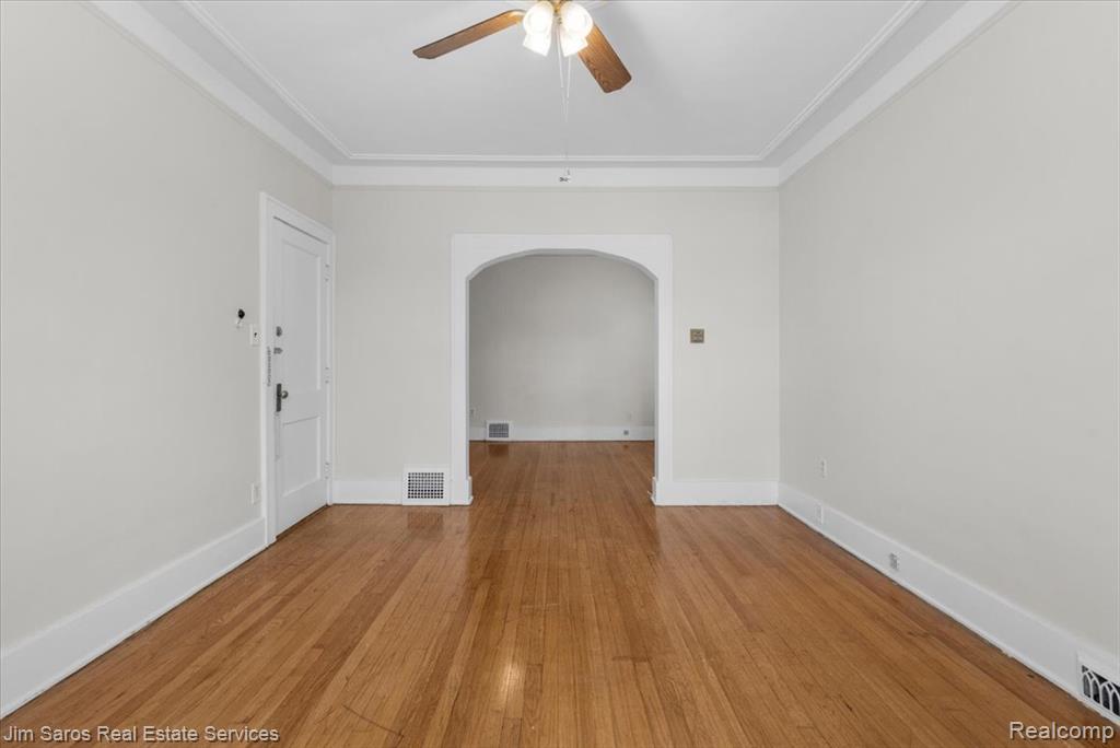981 2N Beaconsfield Avenue, Grosse Pointe, MI 48230 — Photo 5