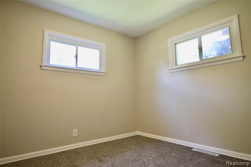 9116 Maplewood Drive, Clio, MI 48420 — Photo 5