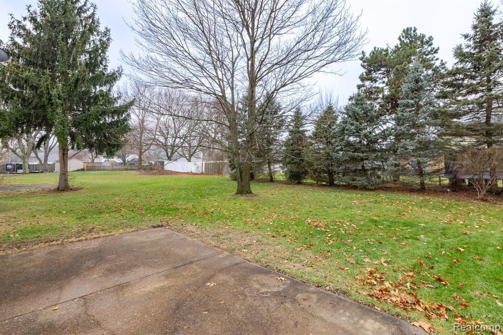 5285 WOODCREEK Trail, Clarkston, MI — Photo 48