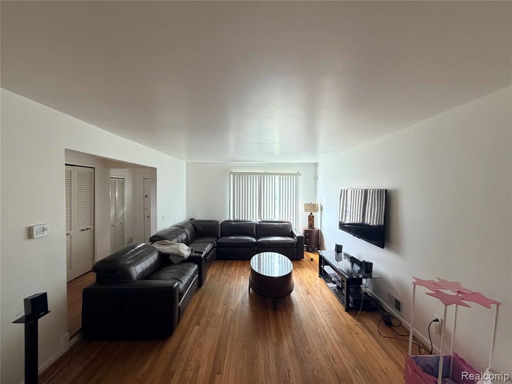 24660 Manistee Street, Oak Park, MI 48237 — Photo 10