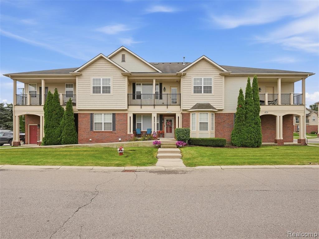 5750 Flagstaff Pines Drive, Shelby Twp, MI 48317