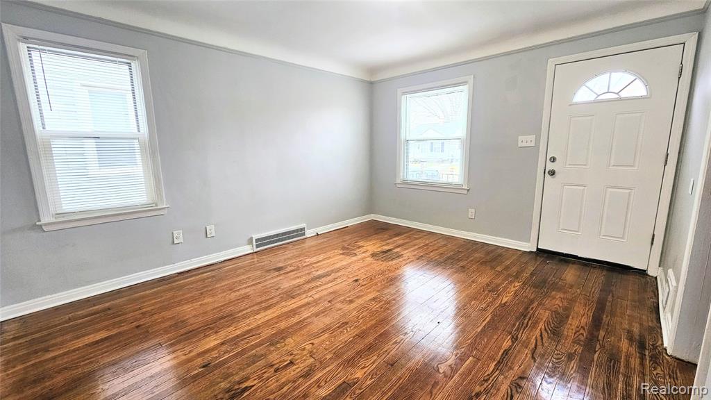 10001 Winthrop Street, Detroit, MI 48227 — Photo 2