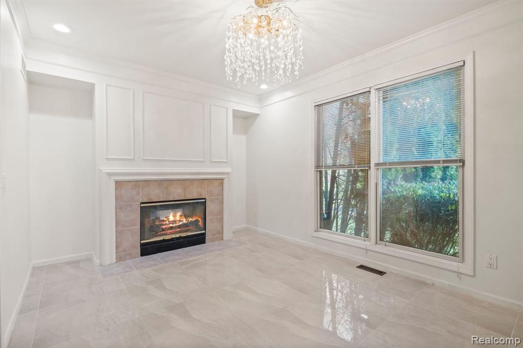 433 TORRINGTON Drive W, Canton, MI 48188 — Photo 10