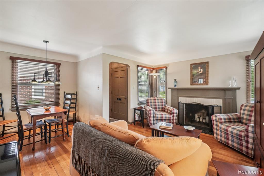 912 Cedar Hill Dr, Royal Oak, MI 48067 — Photo 5