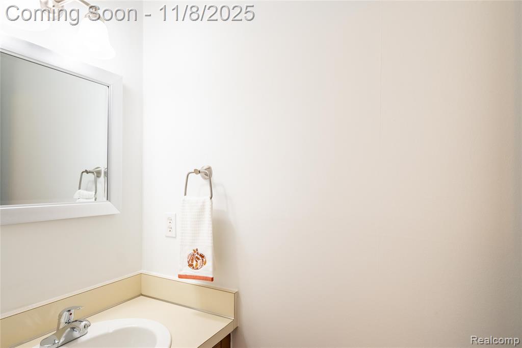 285 Inlet Court, Walled Lake, MI 48390 — Photo 12