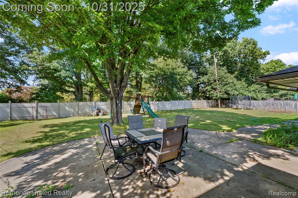 617 Shaw Court, Milford, MI 48380 — Photo 9