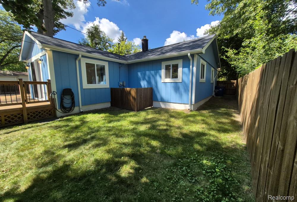 7377 Cooley Lake Road, West Bloomfield, MI 48324 — Photo 42