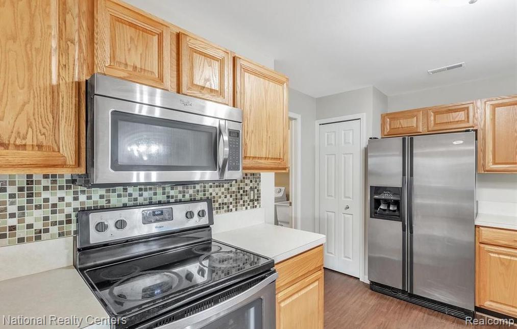 16707 CARRIAGE Way, Northville, MI 48168 — Photo 11